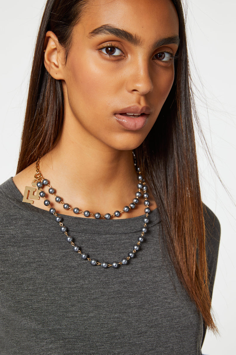 SHORT GREY PEARL STRAND NECKLACE 