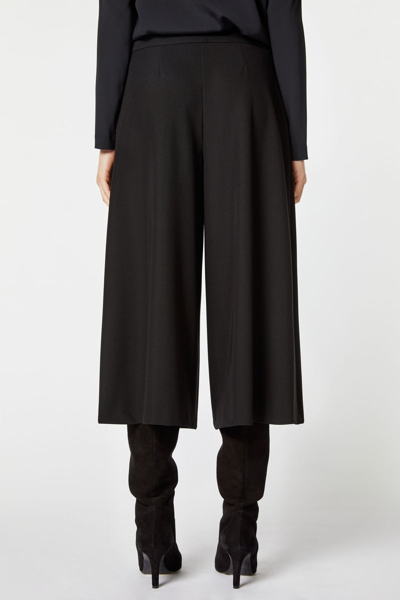 PANTS IN STRETCHY GABARDINE WITH PRESSED PLEATS