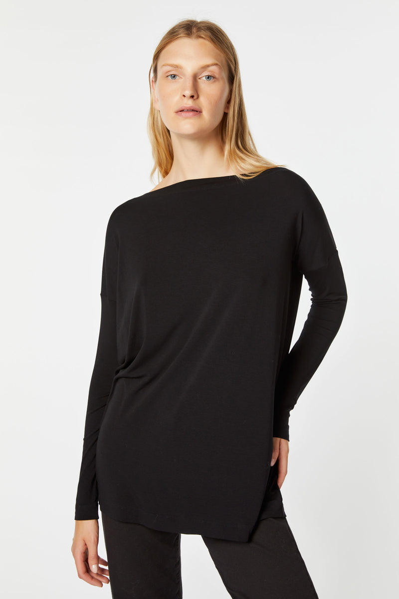 SCOOP NECK T-SHIRT IN STRETCHY VISCOSE JERSEY