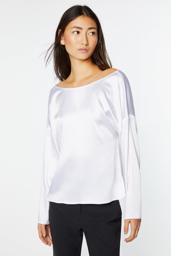 STRETCHY SATIN TOP WITH V-NECK AT THE BACK