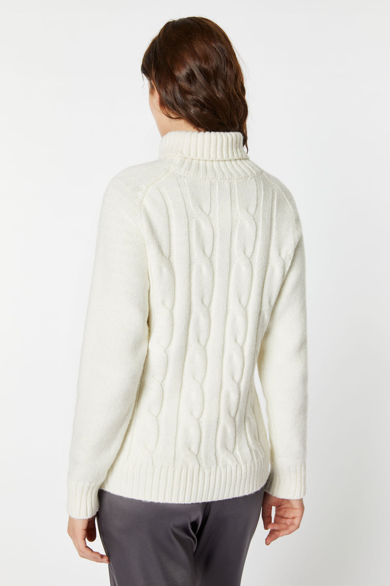 CHUNKY CABLE-KNIT TURTLENECK SWEATER