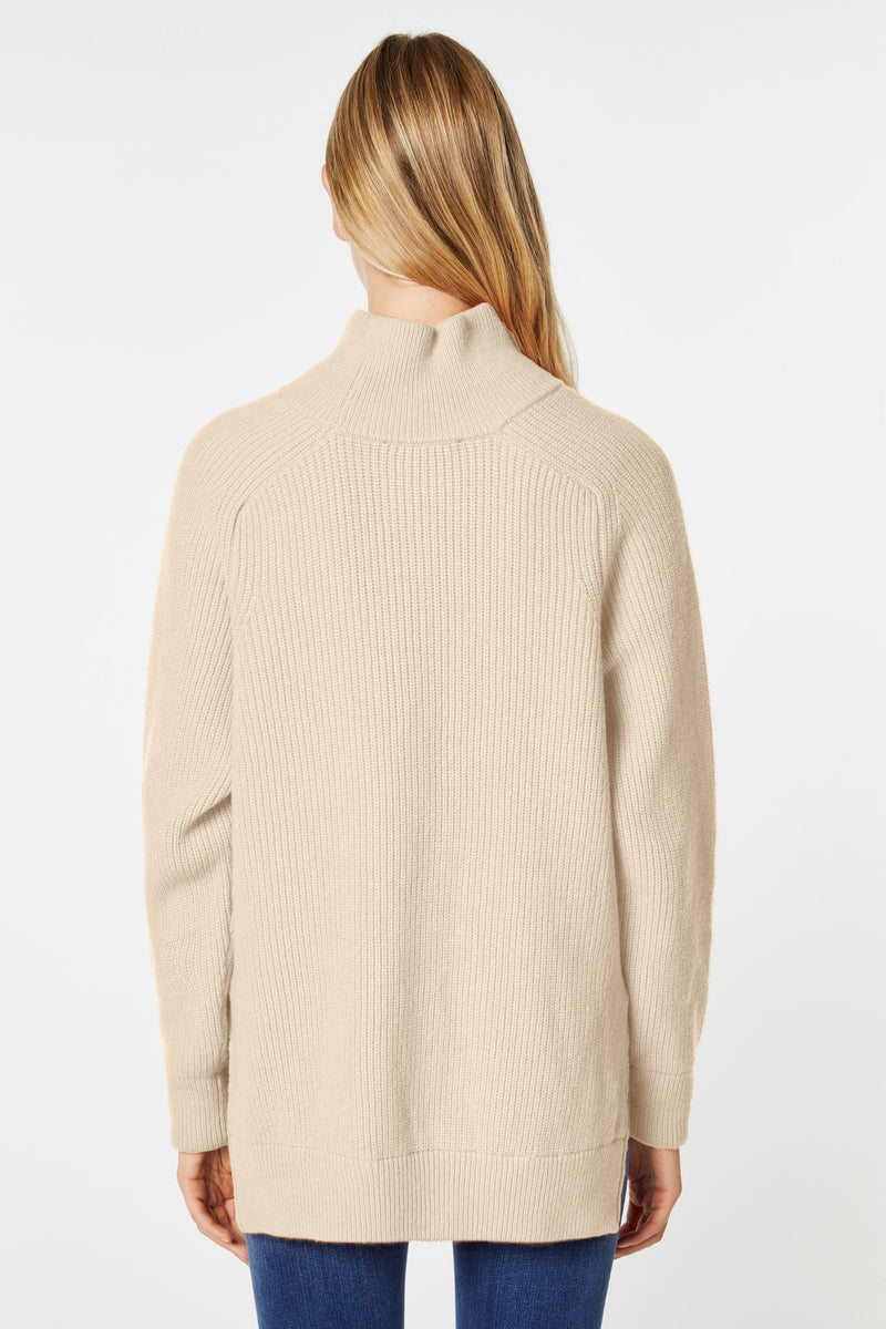 CHUNKY CASHMERE KNIT SWEATER WITH GOLD ZIPPER AT THE HEM 