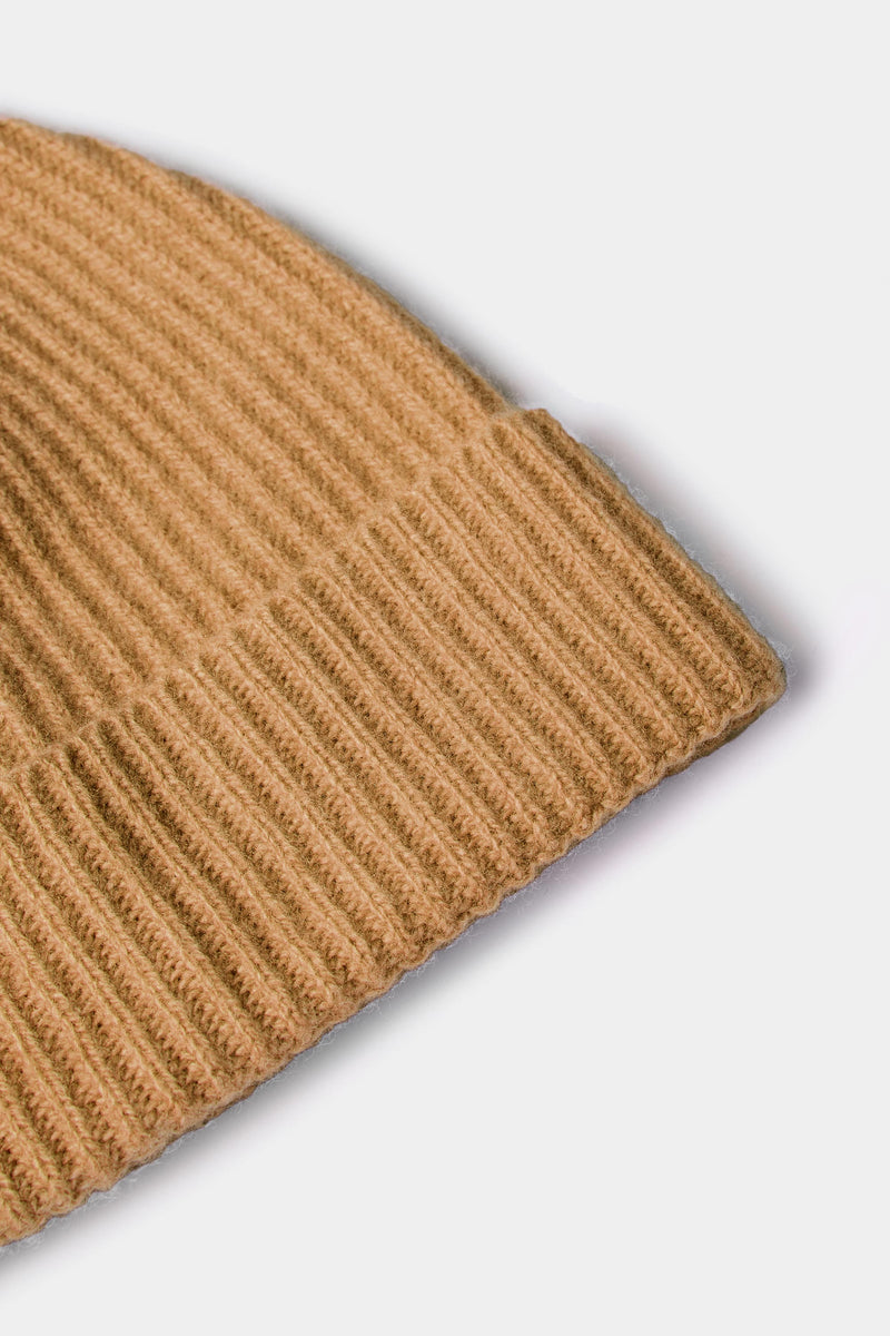 RIBBED BEANIE IN CHUNKY CASHMERE