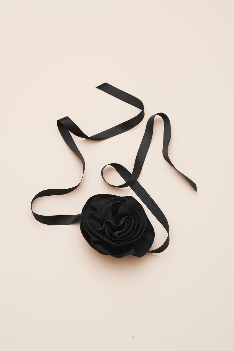 FLOWER CHOKER WITH SATIN STRAP