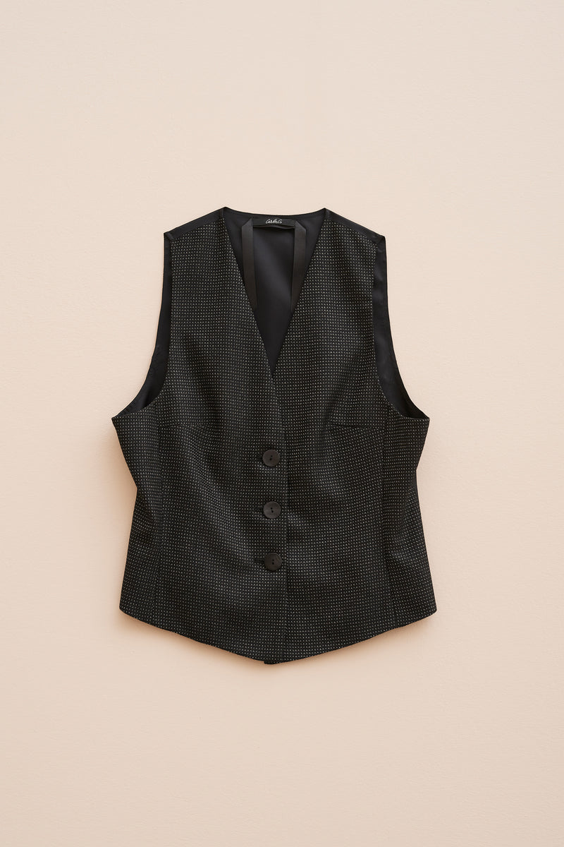 SLEEVELESS PINPOINT VEST WITH MOTHER-OF-PEARL BUTTONS