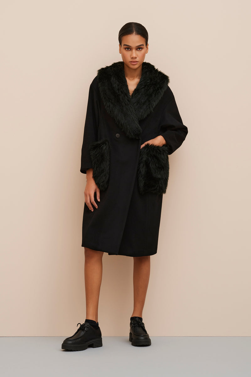 EGG-SHAPED COAT IN HEAVY CASHMERE WOOL WITH FAUX FOX FUR DETAILS