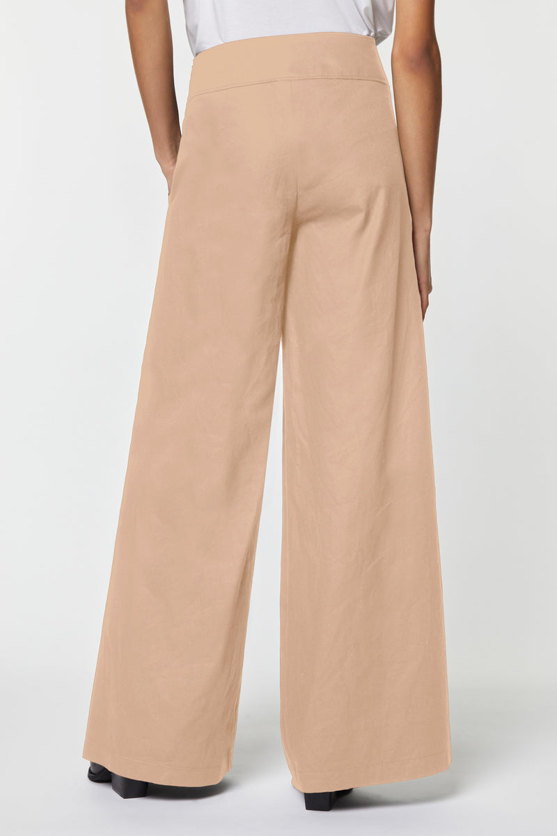 LOOSE PANTS IN COTTON GABERDINE WITH GOLD BUTTONS ON THE FRONT