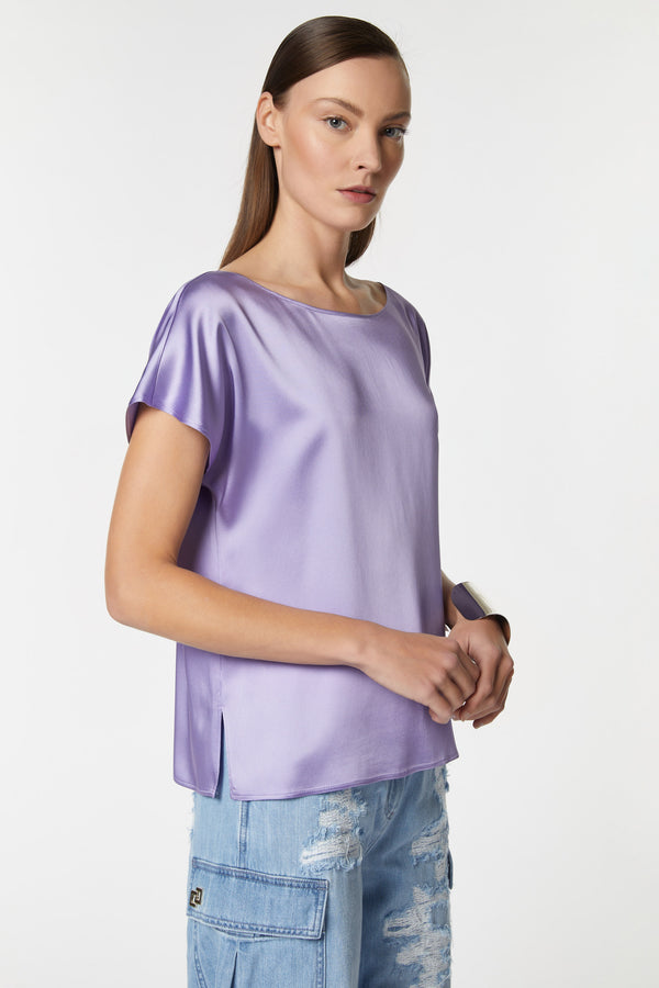 LOOSE T-SHIRT IN STRETCHY SATIN WITH REVERSIBLE NECK