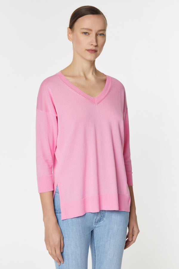 V-NECK COTTON TOP WITH Ÿ SLEEVES